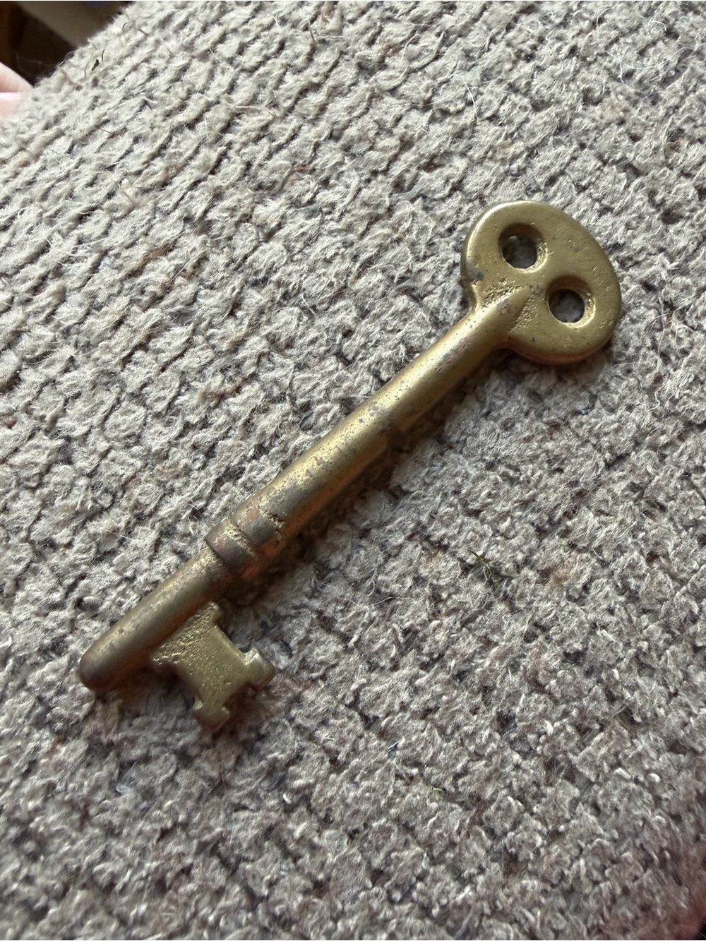 Vintage Brass Color Skeleton Key